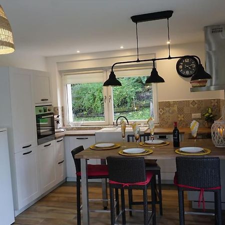 萨尔格米纳Le Bord De Sarre Meuble 3 Etoiles公寓 外观 照片