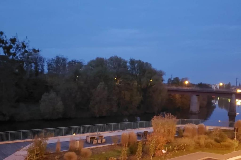 萨尔格米纳Le Bord De Sarre Meuble 3 Etoiles公寓 外观 照片